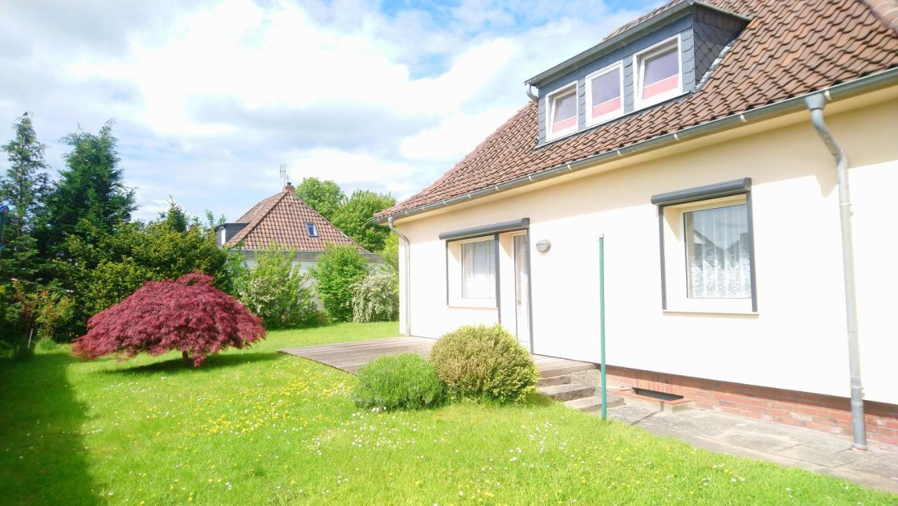 Gaestehaus „Barbara” Mit Garage In 26919 Brake Brake  Extérieur photo